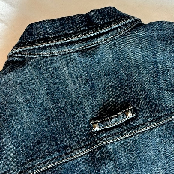 Code Bleu Women’s Med Embroidered Dark Wash Denim Button-Up Jean Jacket - Picture 8 of 14